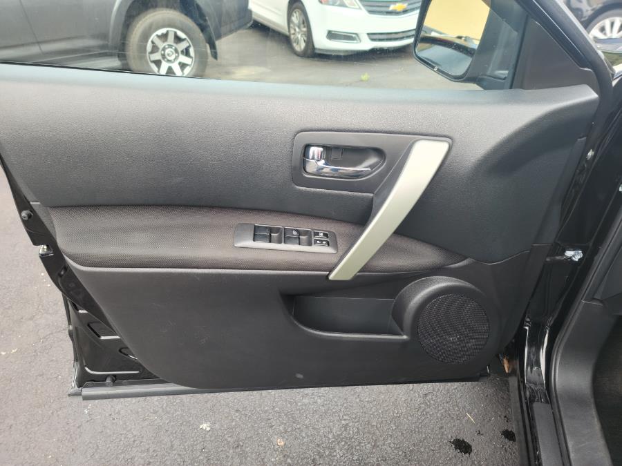 Used Nissan Rogue Select AWD 4dr S 2014 | Eugen's Auto Sales & Repairs. Philadelphia, Pennsylvania Used Nissan Rogue Select AWD 4dr S 2014 | Eugen's Auto Sales & Repairs. Philadelphia, Pennsylvania