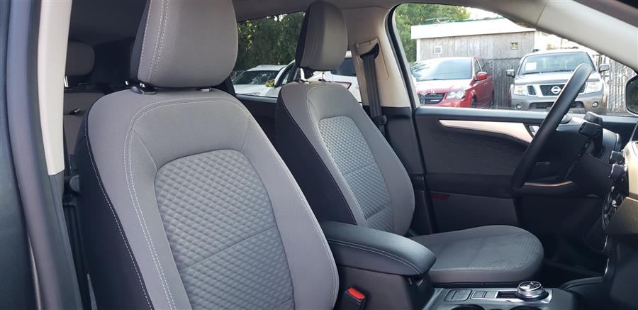 Used Ford Escape SE FWD 2020 | Victoria Preowned Autos Inc. Little Ferry, New Jersey Used Ford Escape SE FWD 2020 | Victoria Preowned Autos Inc. Little Ferry, New Jersey
