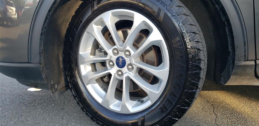 Used Ford Escape SE FWD 2020 | Victoria Preowned Autos Inc. Little Ferry, New Jersey Used Ford Escape SE FWD 2020 | Victoria Preowned Autos Inc. Little Ferry, New Jersey