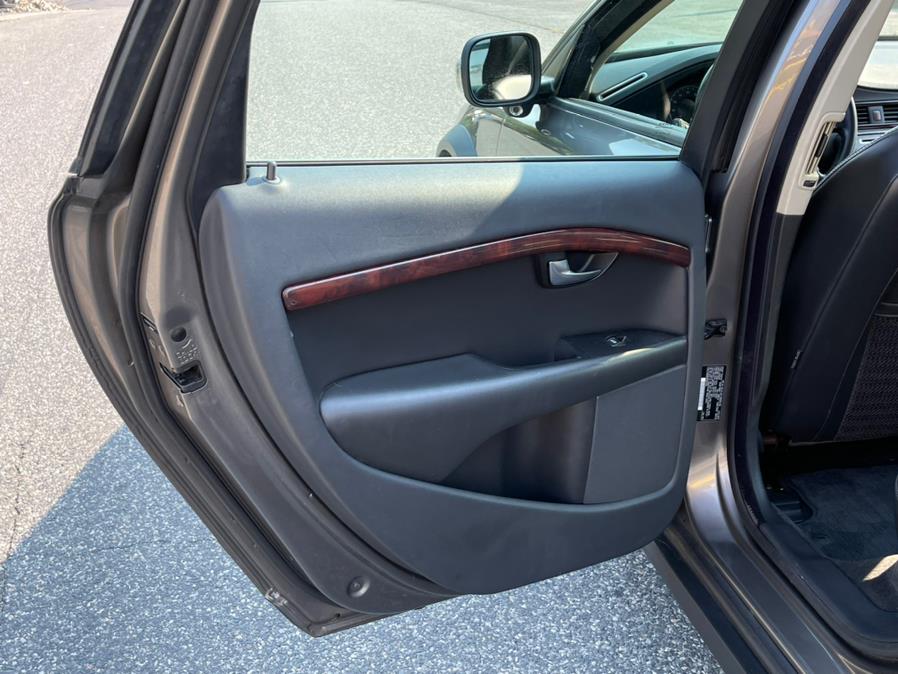 2008 Volvo XC70 4dr Wgn w/Snrf, available for sale in Ashland, Massachusetts | New Beginning Auto Service Inc. Ashland, Massachusetts 2008 Volvo XC70 4dr Wgn w/Snrf, available for sale in Ashland, Massachusetts | New Beginning Auto Service Inc. Ashland, Massachusetts