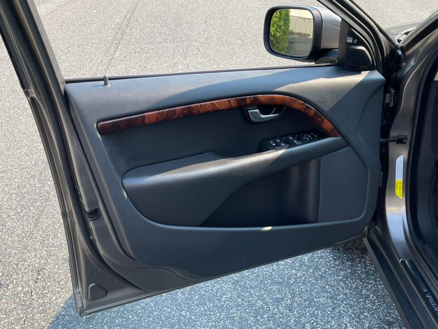 2008 Volvo XC70 4dr Wgn w/Snrf, available for sale in Ashland, Massachusetts | New Beginning Auto Service Inc. Ashland, Massachusetts 2008 Volvo XC70 4dr Wgn w/Snrf, available for sale in Ashland, Massachusetts | New Beginning Auto Service Inc. Ashland, Massachusetts