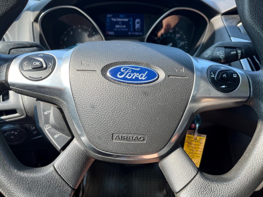 Used Ford Focus 4dr Sdn SE 2014 | MACARA Vehicle Services, Inc. Norwich, Connecticut
