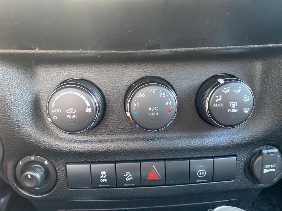 Used Jeep Wrangler Unlimited 4WD 4dr Sahara 2012 | Saybrook Auto Barn. Old Saybrook, Connecticut Used Jeep Wrangler Unlimited 4WD 4dr Sahara 2012 | Saybrook Auto Barn. Old Saybrook, Connecticut