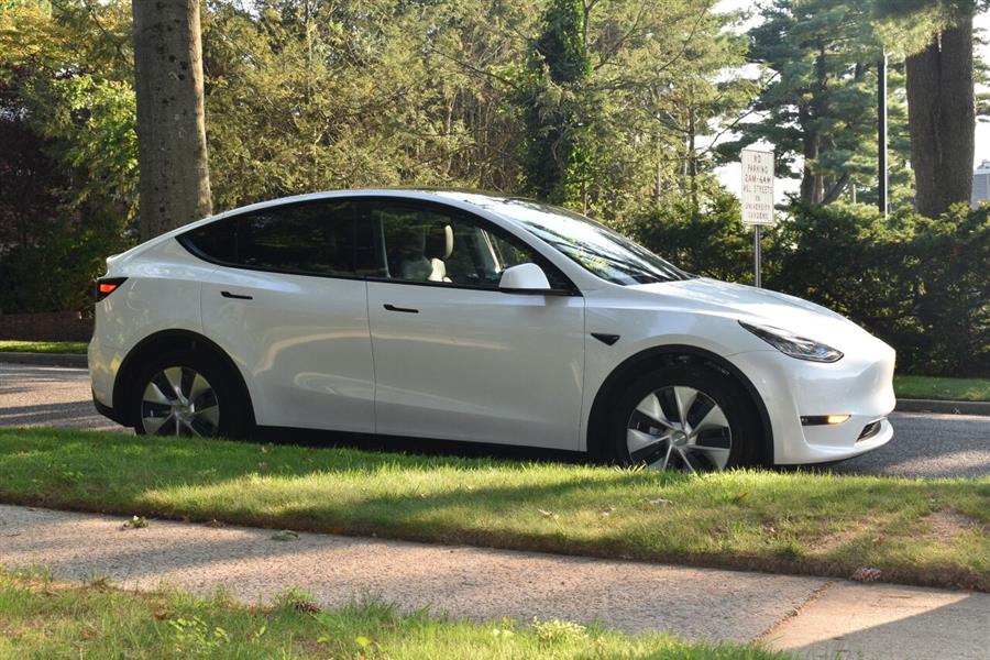 Used Tesla Model y Long Range AWD 4dr Crossover 2020 | Camy Cars. Great Neck, New York Used Tesla Model y Long Range AWD 4dr Crossover 2020 | Camy Cars. Great Neck, New York