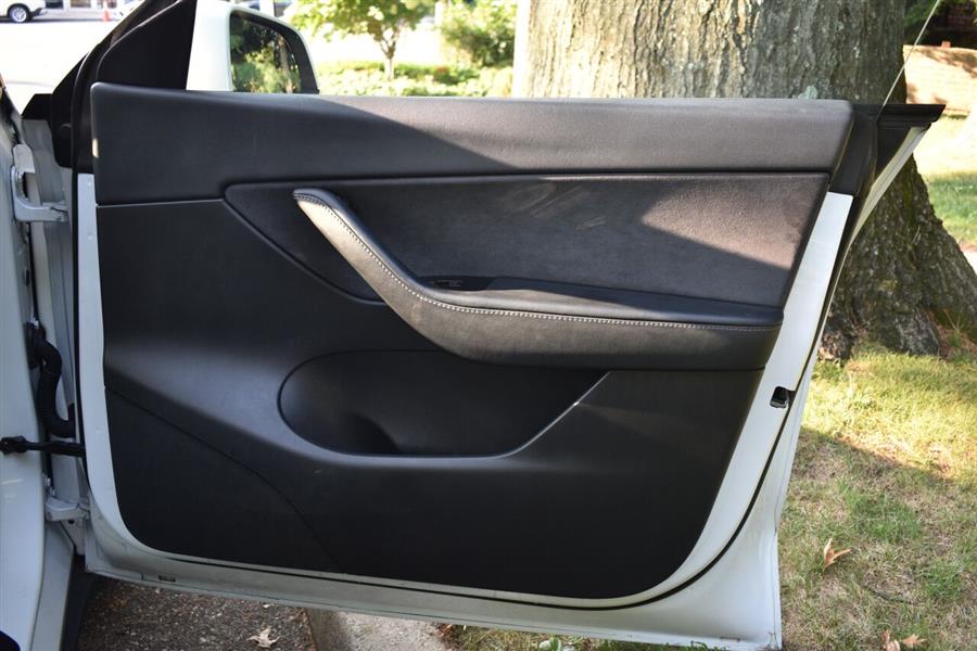 Used Tesla Model y Long Range AWD 4dr Crossover 2020 | Camy Cars. Great Neck, New York Used Tesla Model y Long Range AWD 4dr Crossover 2020 | Camy Cars. Great Neck, New York