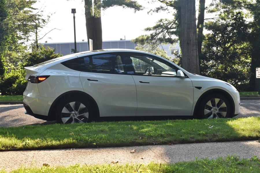 Used Tesla Model y Long Range AWD 4dr Crossover 2020 | Camy Cars. Great Neck, New York Used Tesla Model y Long Range AWD 4dr Crossover 2020 | Camy Cars. Great Neck, New York