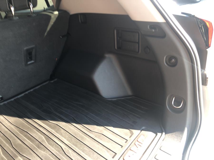2020 GMC Terrain FWD 4dr SLE, available for sale in Waterbury, Connecticut | National Auto Brokers, Inc.. Waterbury, Connecticut 2020 GMC Terrain FWD 4dr SLE, available for sale in Waterbury, Connecticut | National Auto Brokers, Inc.. Waterbury, Connecticut