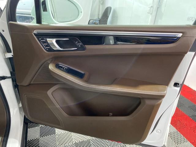 Used Porsche Macan S 2016 | Queens Auto Mall. Richmond Hill, New York Used Porsche Macan S 2016 | Queens Auto Mall. Richmond Hill, New York
