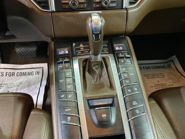 Used Porsche Macan S 2016 | Queens Auto Mall. Richmond Hill, New York Used Porsche Macan S 2016 | Queens Auto Mall. Richmond Hill, New York