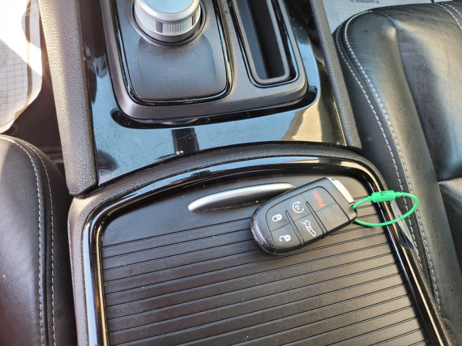 2019 Chrysler 300 300S AWD, available for sale in Irvington, New Jersey | Elis Motors Corp. Irvington, New Jersey 2019 Chrysler 300 300S AWD, available for sale in Irvington, New Jersey | Elis Motors Corp. Irvington, New Jersey