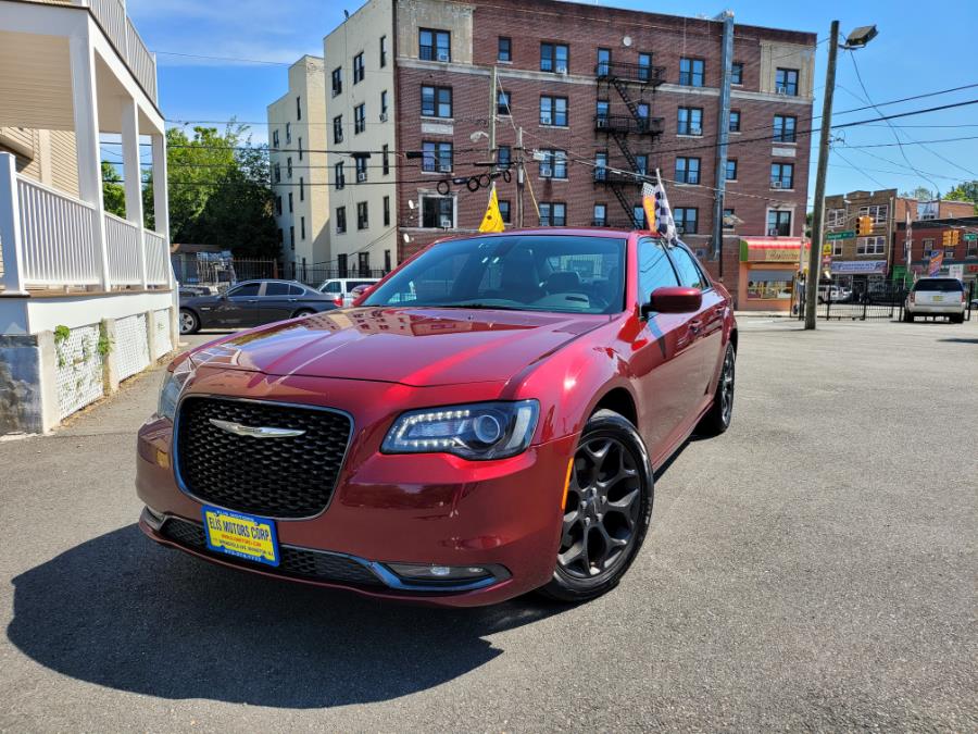 2019 Chrysler 300 300S AWD, available for sale in Irvington, New Jersey | Elis Motors Corp. Irvington, New Jersey 2019 Chrysler 300 300S AWD, available for sale in Irvington, New Jersey | Elis Motors Corp. Irvington, New Jersey