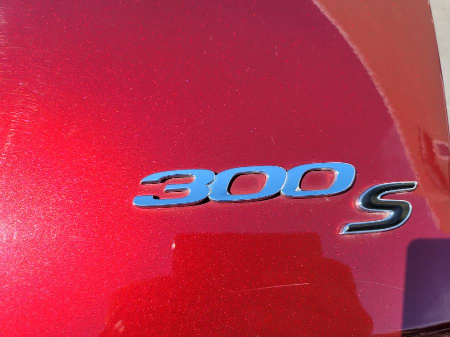 2019 Chrysler 300 300S AWD, available for sale in Irvington, New Jersey | Elis Motors Corp. Irvington, New Jersey 2019 Chrysler 300 300S AWD, available for sale in Irvington, New Jersey | Elis Motors Corp. Irvington, New Jersey