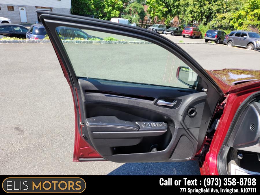 2019 Chrysler 300 300S AWD, available for sale in Irvington, New Jersey | Elis Motors Corp. Irvington, New Jersey 2019 Chrysler 300 300S AWD, available for sale in Irvington, New Jersey | Elis Motors Corp. Irvington, New Jersey