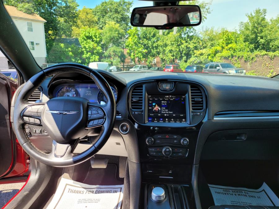 2019 Chrysler 300 300S AWD, available for sale in Irvington, New Jersey | Elis Motors Corp. Irvington, New Jersey 2019 Chrysler 300 300S AWD, available for sale in Irvington, New Jersey | Elis Motors Corp. Irvington, New Jersey