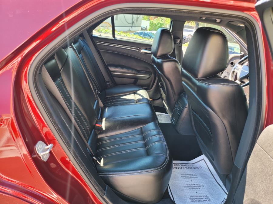 2019 Chrysler 300 300S AWD, available for sale in Irvington, New Jersey | Elis Motors Corp. Irvington, New Jersey 2019 Chrysler 300 300S AWD, available for sale in Irvington, New Jersey | Elis Motors Corp. Irvington, New Jersey