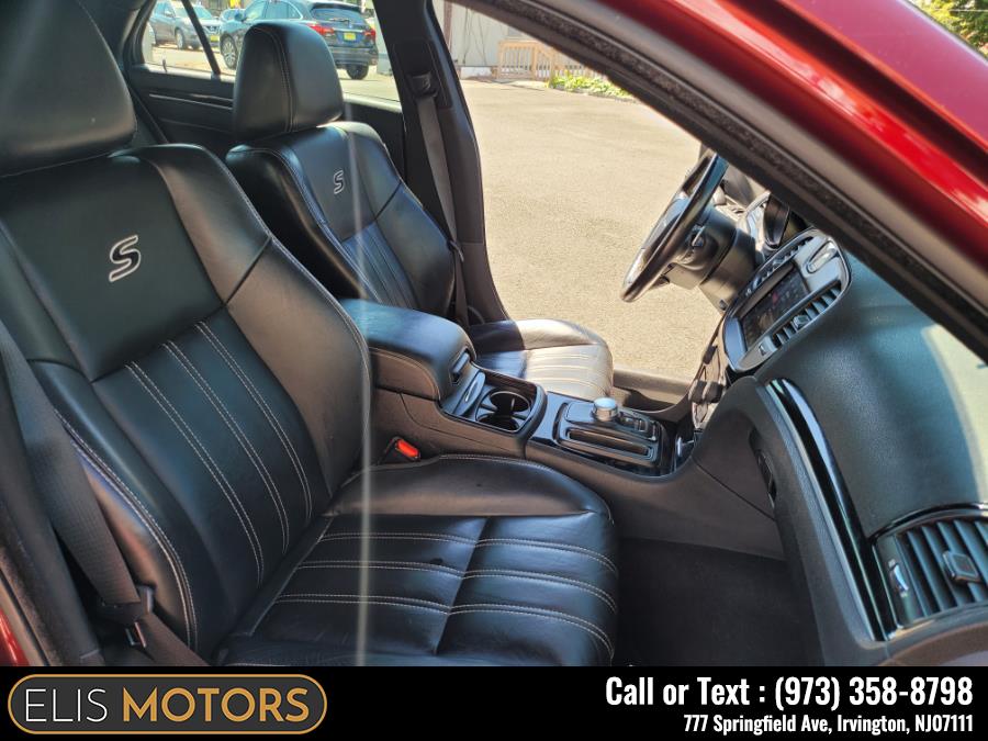 2019 Chrysler 300 300S AWD, available for sale in Irvington, New Jersey | Elis Motors Corp. Irvington, New Jersey 2019 Chrysler 300 300S AWD, available for sale in Irvington, New Jersey | Elis Motors Corp. Irvington, New Jersey