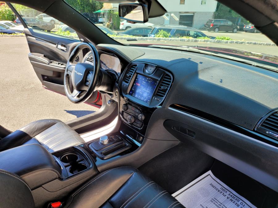 2019 Chrysler 300 300S AWD, available for sale in Irvington, New Jersey | Elis Motors Corp. Irvington, New Jersey 2019 Chrysler 300 300S AWD, available for sale in Irvington, New Jersey | Elis Motors Corp. Irvington, New Jersey