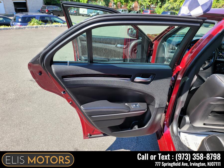 2019 Chrysler 300 300S AWD, available for sale in Irvington, New Jersey | Elis Motors Corp. Irvington, New Jersey 2019 Chrysler 300 300S AWD, available for sale in Irvington, New Jersey | Elis Motors Corp. Irvington, New Jersey