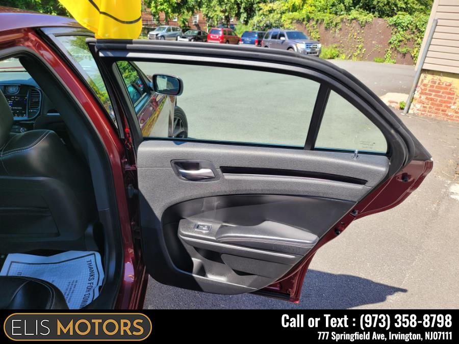 2019 Chrysler 300 300S AWD, available for sale in Irvington, New Jersey | Elis Motors Corp. Irvington, New Jersey 2019 Chrysler 300 300S AWD, available for sale in Irvington, New Jersey | Elis Motors Corp. Irvington, New Jersey
