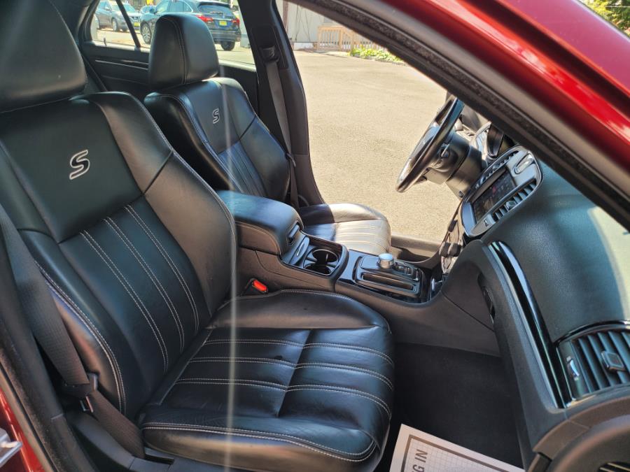 2019 Chrysler 300 300S AWD, available for sale in Irvington, New Jersey | Elis Motors Corp. Irvington, New Jersey 2019 Chrysler 300 300S AWD, available for sale in Irvington, New Jersey | Elis Motors Corp. Irvington, New Jersey
