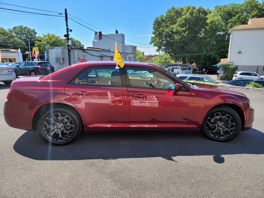 2019 Chrysler 300 300S AWD, available for sale in Irvington, New Jersey | Elis Motors Corp. Irvington, New Jersey 2019 Chrysler 300 300S AWD, available for sale in Irvington, New Jersey | Elis Motors Corp. Irvington, New Jersey