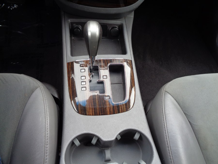2011 Hyundai Santa Fe FWD 4dr V6 Auto SE, available for sale in Valley Stream, New York | NY Auto Traders. Valley Stream, New York 2011 Hyundai Santa Fe FWD 4dr V6 Auto SE, available for sale in Valley Stream, New York | NY Auto Traders. Valley Stream, New York