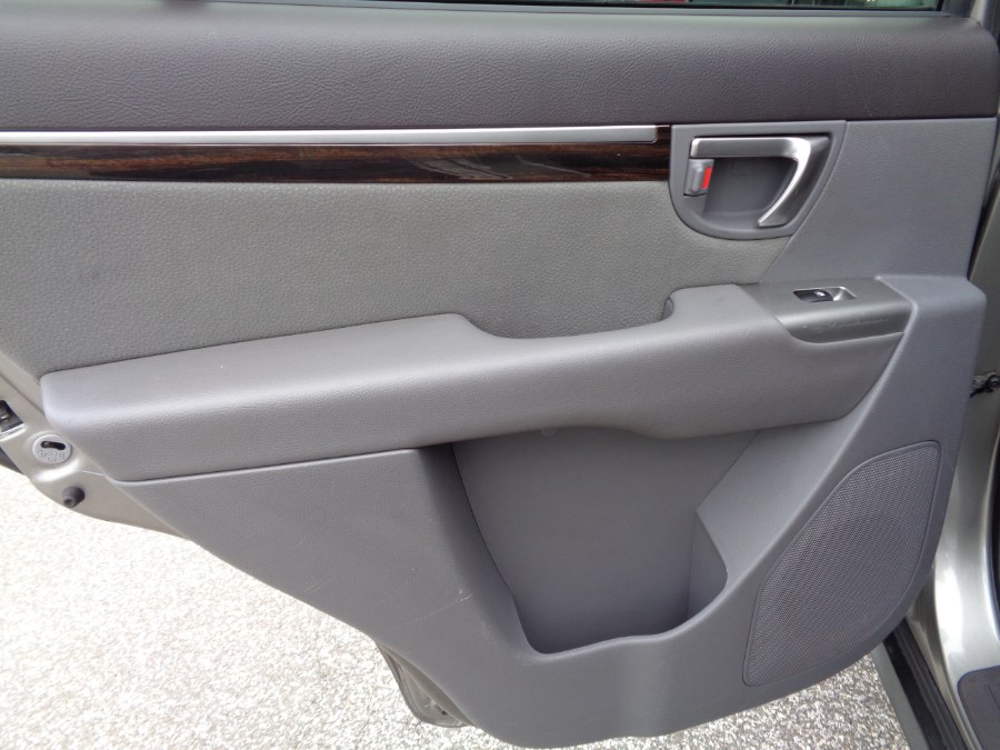 2011 Hyundai Santa Fe FWD 4dr V6 Auto SE, available for sale in Valley Stream, New York | NY Auto Traders. Valley Stream, New York 2011 Hyundai Santa Fe FWD 4dr V6 Auto SE, available for sale in Valley Stream, New York | NY Auto Traders. Valley Stream, New York