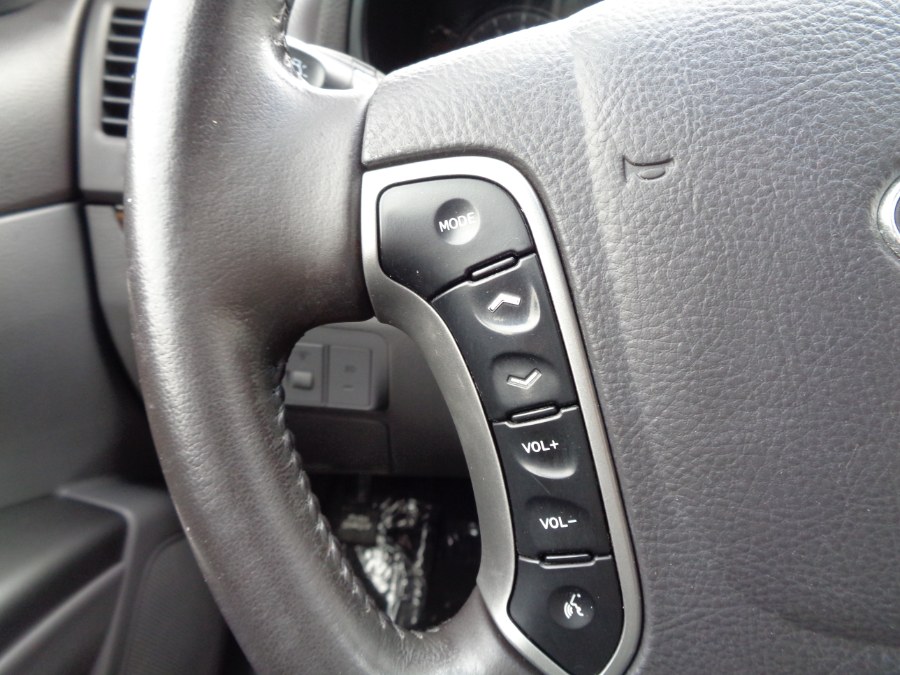 2011 Hyundai Santa Fe FWD 4dr V6 Auto SE, available for sale in Valley Stream, New York | NY Auto Traders. Valley Stream, New York 2011 Hyundai Santa Fe FWD 4dr V6 Auto SE, available for sale in Valley Stream, New York | NY Auto Traders. Valley Stream, New York