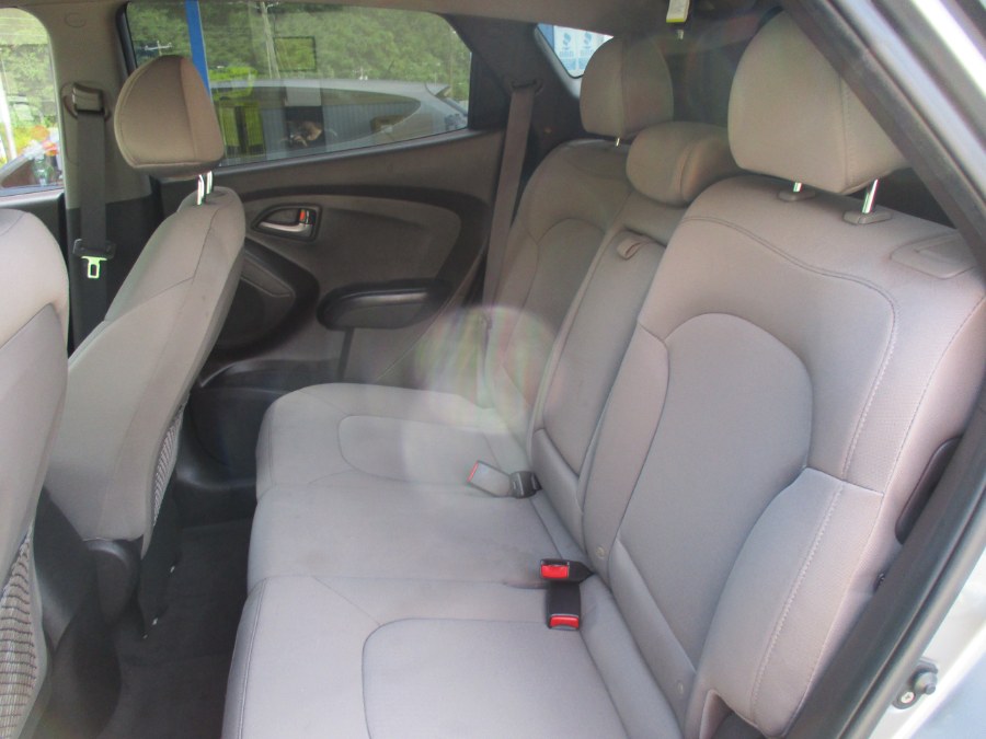 2015 Hyundai Tucson FWD 4dr GLS, available for sale in Meriden, Connecticut | Cos Central Auto. Meriden, Connecticut 2015 Hyundai Tucson FWD 4dr GLS, available for sale in Meriden, Connecticut | Cos Central Auto. Meriden, Connecticut