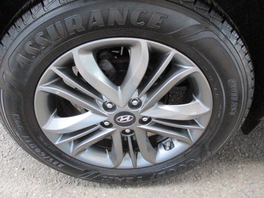 2015 Hyundai Tucson FWD 4dr GLS, available for sale in Meriden, Connecticut | Cos Central Auto. Meriden, Connecticut 2015 Hyundai Tucson FWD 4dr GLS, available for sale in Meriden, Connecticut | Cos Central Auto. Meriden, Connecticut