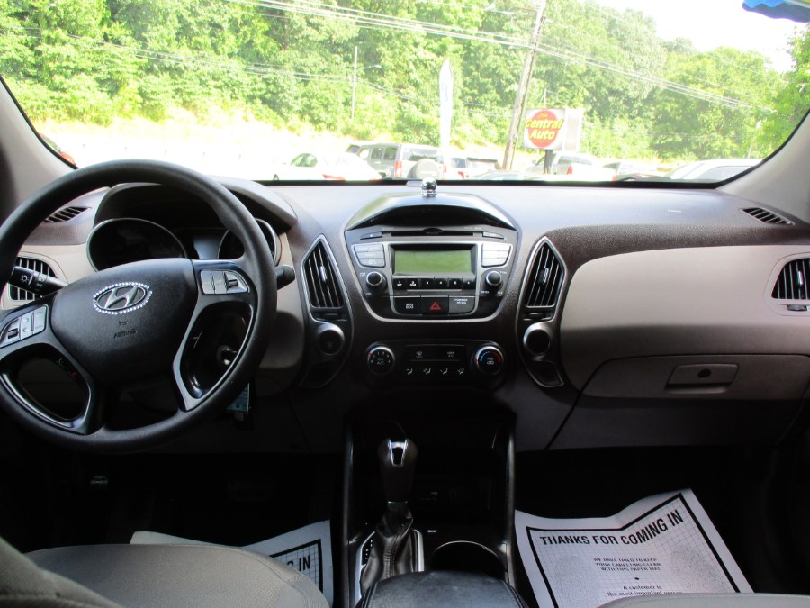 2015 Hyundai Tucson FWD 4dr GLS, available for sale in Meriden, Connecticut | Cos Central Auto. Meriden, Connecticut 2015 Hyundai Tucson FWD 4dr GLS, available for sale in Meriden, Connecticut | Cos Central Auto. Meriden, Connecticut
