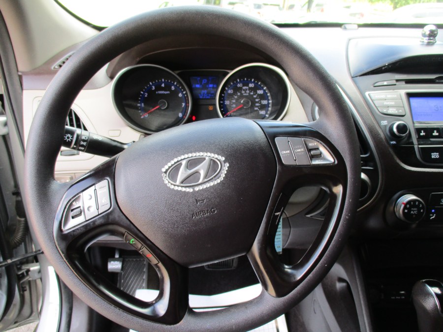 2015 Hyundai Tucson FWD 4dr GLS, available for sale in Meriden, Connecticut | Cos Central Auto. Meriden, Connecticut 2015 Hyundai Tucson FWD 4dr GLS, available for sale in Meriden, Connecticut | Cos Central Auto. Meriden, Connecticut