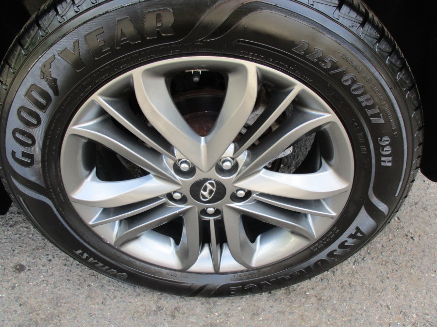 2015 Hyundai Tucson FWD 4dr GLS, available for sale in Meriden, Connecticut | Cos Central Auto. Meriden, Connecticut 2015 Hyundai Tucson FWD 4dr GLS, available for sale in Meriden, Connecticut | Cos Central Auto. Meriden, Connecticut