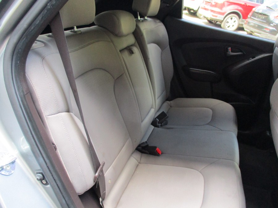 2015 Hyundai Tucson FWD 4dr GLS, available for sale in Meriden, Connecticut | Cos Central Auto. Meriden, Connecticut 2015 Hyundai Tucson FWD 4dr GLS, available for sale in Meriden, Connecticut | Cos Central Auto. Meriden, Connecticut