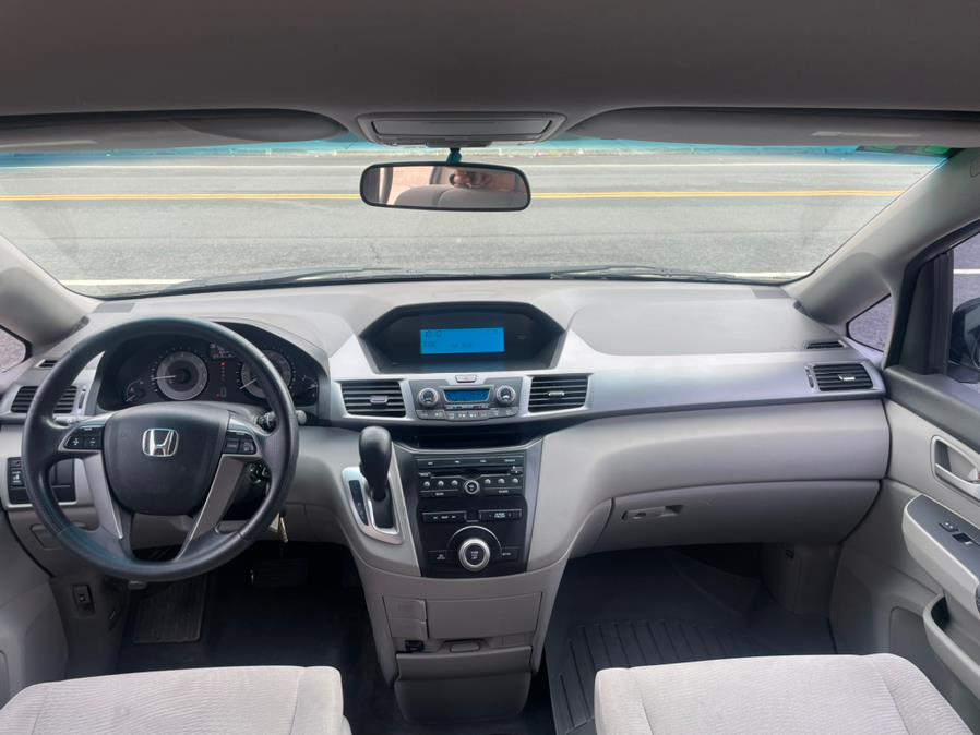 2011 Honda Odyssey 5dr EX, available for sale in Manchester, Connecticut | Carsonmain LLC. Manchester, Connecticut 2011 Honda Odyssey 5dr EX, available for sale in Manchester, Connecticut | Carsonmain LLC. Manchester, Connecticut