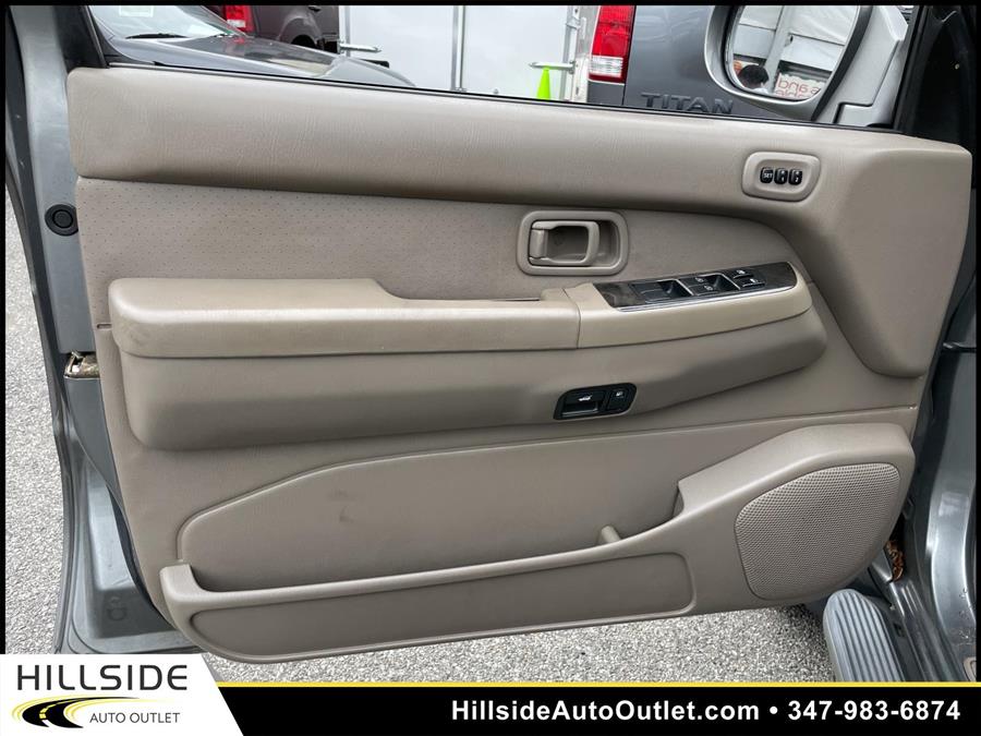 Used Nissan Pathfinder LE 2004 | Hillside Auto Outlet. Jamaica, New York Used Nissan Pathfinder LE 2004 | Hillside Auto Outlet. Jamaica, New York