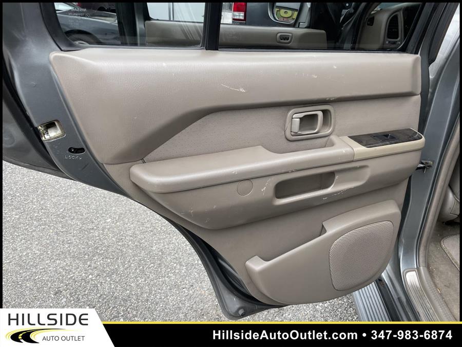 Used Nissan Pathfinder LE 2004 | Hillside Auto Outlet. Jamaica, New York Used Nissan Pathfinder LE 2004 | Hillside Auto Outlet. Jamaica, New York