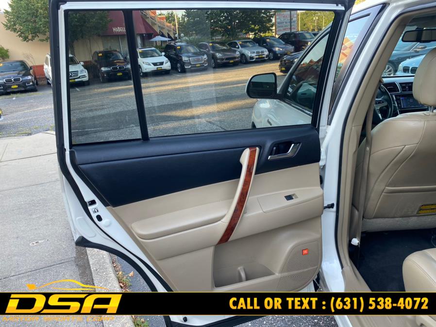 2013 Toyota Highlander 4WD 4dr V6 Limited (Natl), available for sale in Commack, New York | DSA Motor Sports Corp. Commack, New York 2013 Toyota Highlander 4WD 4dr V6 Limited (Natl), available for sale in Commack, New York | DSA Motor Sports Corp. Commack, New York