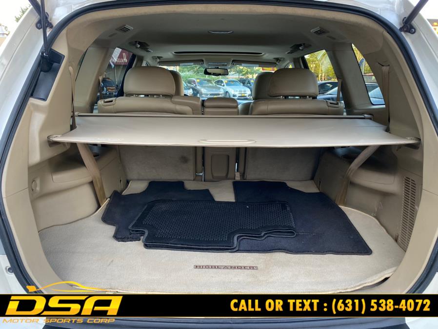 2013 Toyota Highlander 4WD 4dr V6 Limited (Natl), available for sale in Commack, New York | DSA Motor Sports Corp. Commack, New York 2013 Toyota Highlander 4WD 4dr V6 Limited (Natl), available for sale in Commack, New York | DSA Motor Sports Corp. Commack, New York