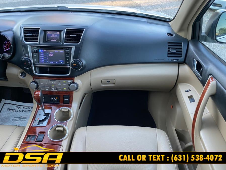 2013 Toyota Highlander 4WD 4dr V6 Limited (Natl), available for sale in Commack, New York | DSA Motor Sports Corp. Commack, New York 2013 Toyota Highlander 4WD 4dr V6 Limited (Natl), available for sale in Commack, New York | DSA Motor Sports Corp. Commack, New York