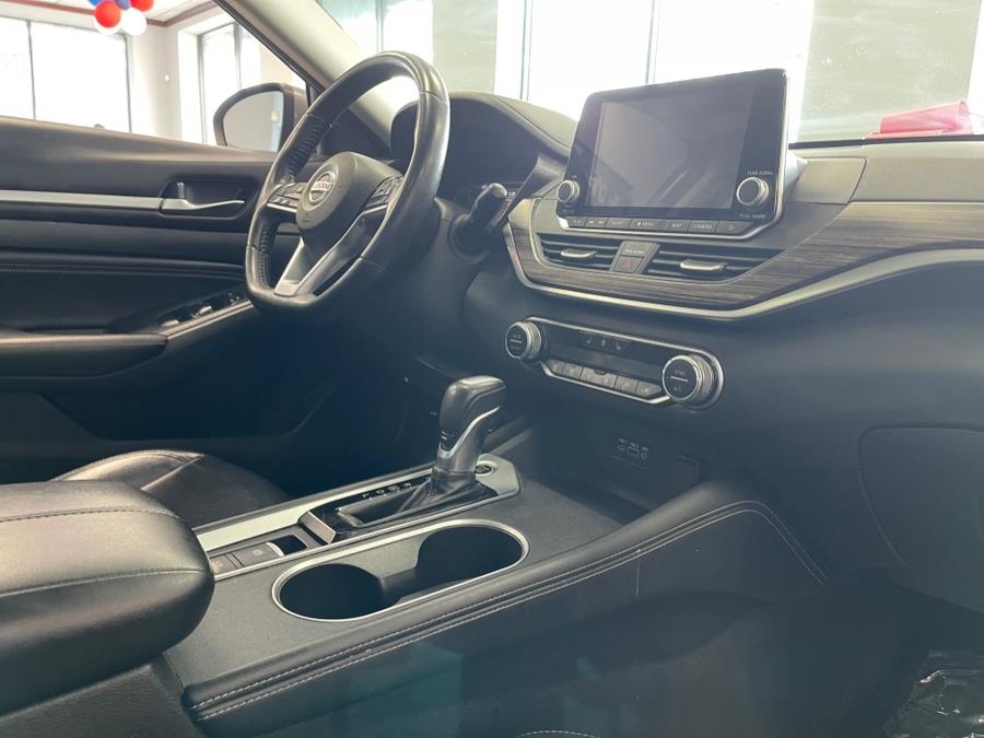 2019 Nissan Altima 2.5 SL Sedan, available for sale in Inwood, New York | 5 Towns Drive. Inwood, New York 2019 Nissan Altima 2.5 SL Sedan, available for sale in Inwood, New York | 5 Towns Drive. Inwood, New York