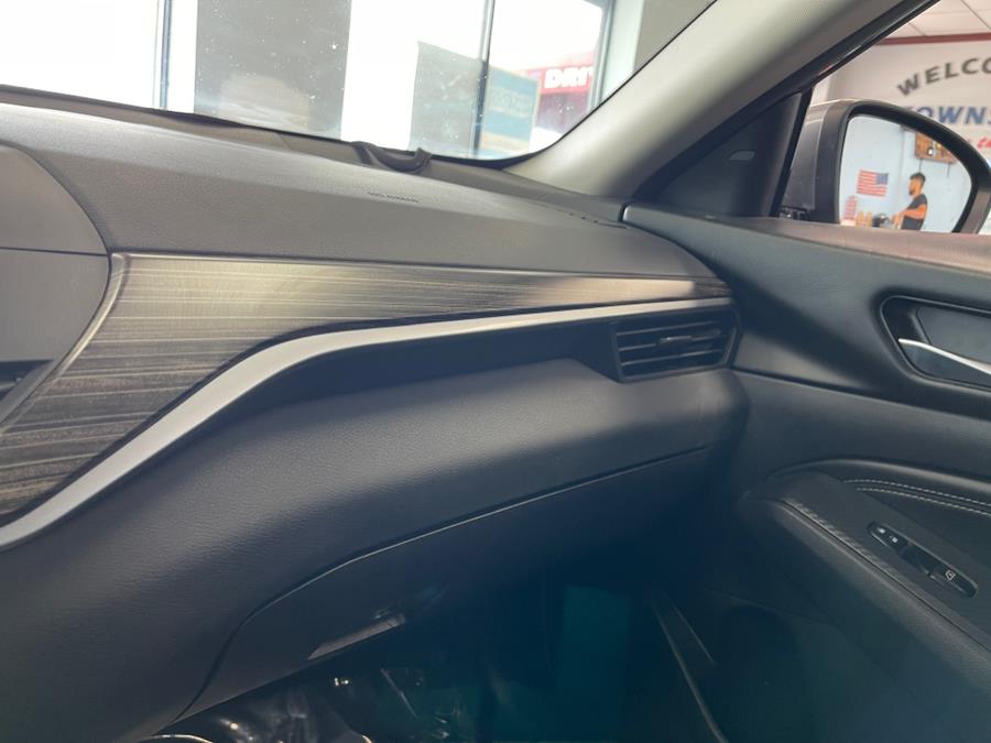 2019 Nissan Altima 2.5 SL Sedan, available for sale in Inwood, New York | 5 Towns Drive. Inwood, New York 2019 Nissan Altima 2.5 SL Sedan, available for sale in Inwood, New York | 5 Towns Drive. Inwood, New York