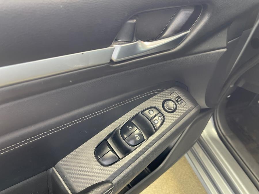 2019 Nissan Altima 2.5 SL Sedan, available for sale in Inwood, New York | 5 Towns Drive. Inwood, New York 2019 Nissan Altima 2.5 SL Sedan, available for sale in Inwood, New York | 5 Towns Drive. Inwood, New York