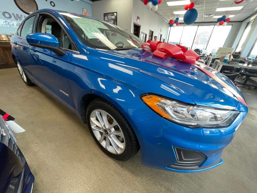 2019 Ford Fusion Hybrid SE FWD, available for sale in Inwood, New York | 5 Towns Drive. Inwood, New York 2019 Ford Fusion Hybrid SE FWD, available for sale in Inwood, New York | 5 Towns Drive. Inwood, New York