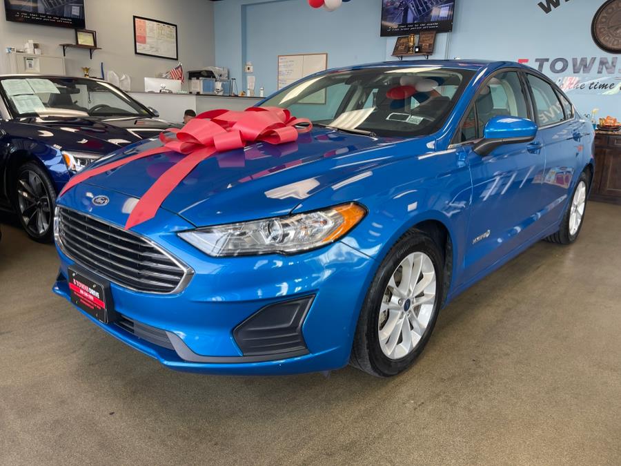 2019 Ford Fusion Hybrid SE FWD, available for sale in Inwood, New York | 5 Towns Drive. Inwood, New York 2019 Ford Fusion Hybrid SE FWD, available for sale in Inwood, New York | 5 Towns Drive. Inwood, New York