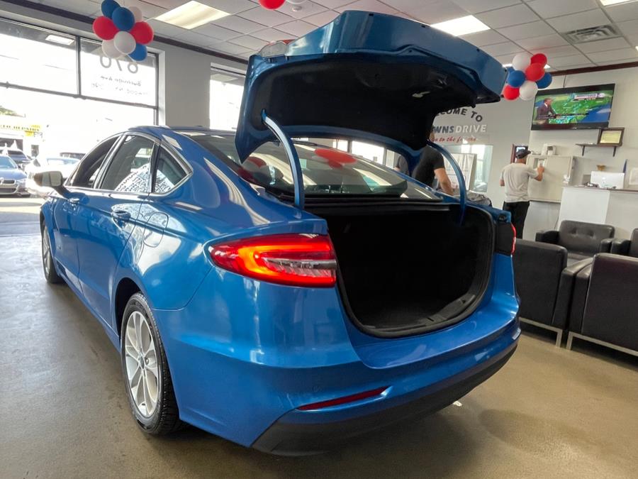 2019 Ford Fusion Hybrid SE FWD, available for sale in Inwood, New York | 5 Towns Drive. Inwood, New York 2019 Ford Fusion Hybrid SE FWD, available for sale in Inwood, New York | 5 Towns Drive. Inwood, New York