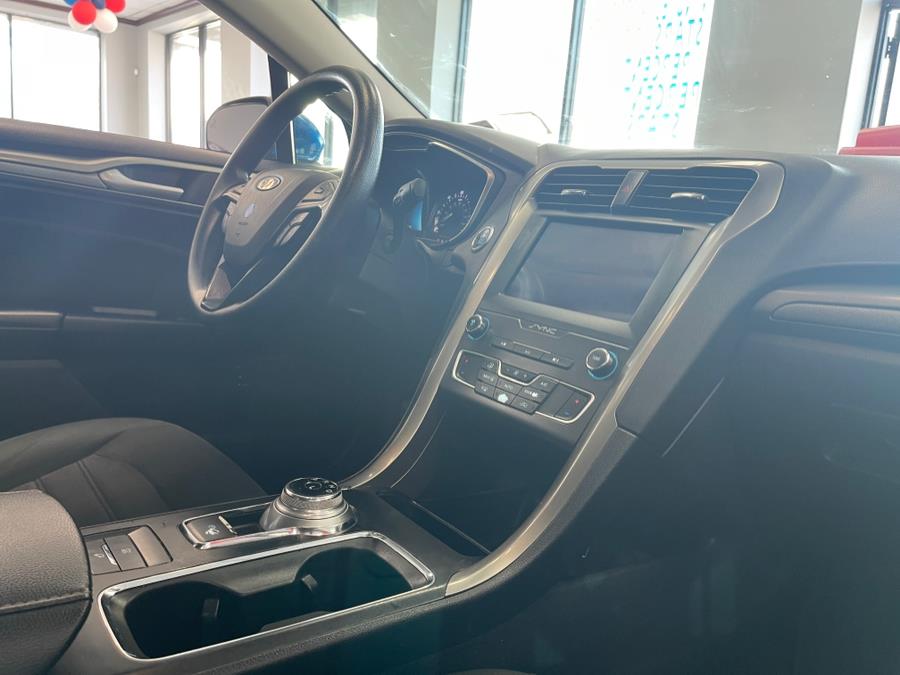 2019 Ford Fusion Hybrid SE FWD, available for sale in Inwood, New York | 5 Towns Drive. Inwood, New York 2019 Ford Fusion Hybrid SE FWD, available for sale in Inwood, New York | 5 Towns Drive. Inwood, New York