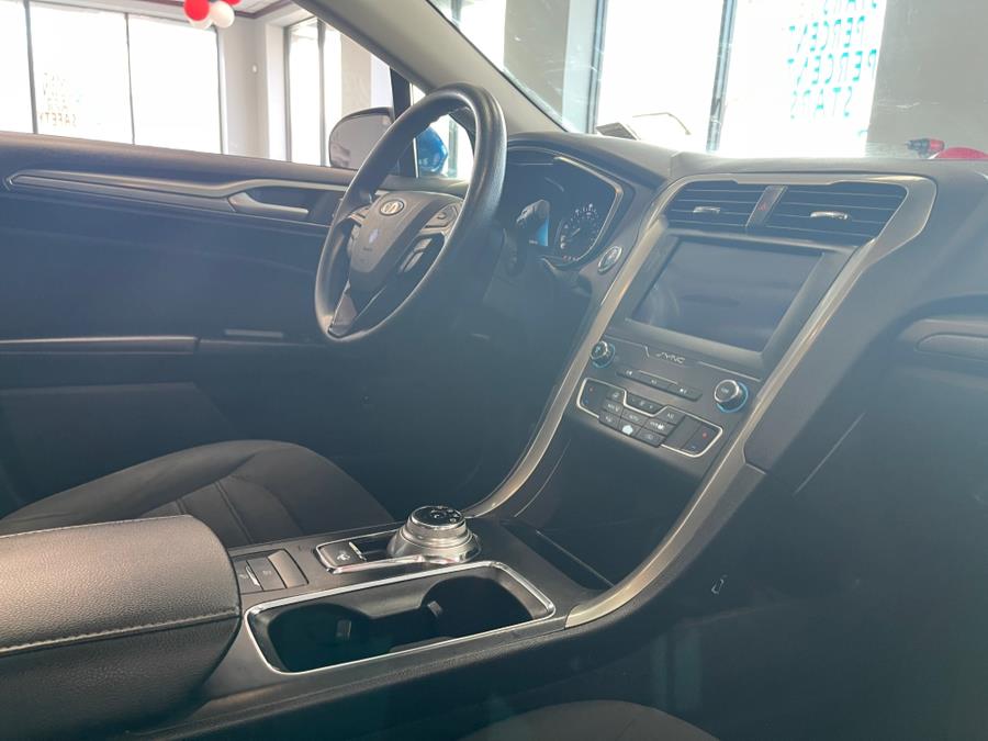 2019 Ford Fusion Hybrid SE FWD, available for sale in Inwood, New York | 5 Towns Drive. Inwood, New York 2019 Ford Fusion Hybrid SE FWD, available for sale in Inwood, New York | 5 Towns Drive. Inwood, New York