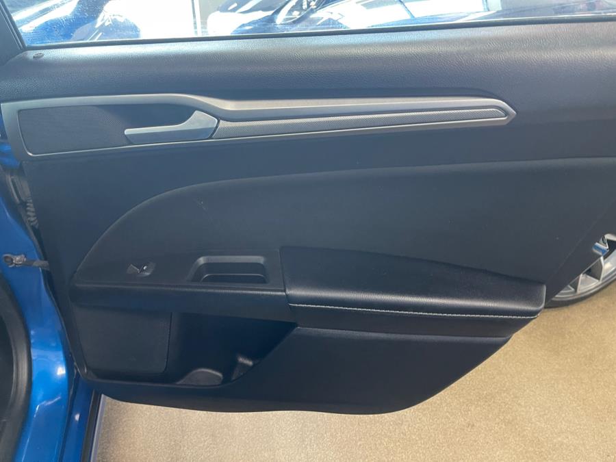 2019 Ford Fusion Hybrid SE FWD, available for sale in Inwood, New York | 5 Towns Drive. Inwood, New York 2019 Ford Fusion Hybrid SE FWD, available for sale in Inwood, New York | 5 Towns Drive. Inwood, New York