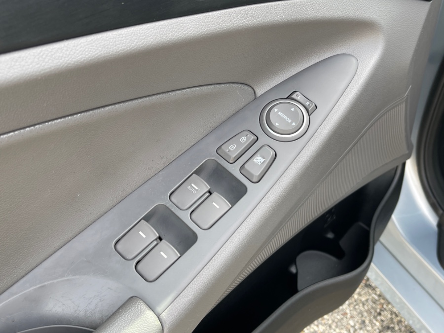 Used Hyundai Sonata 4dr Sdn 2.4L Auto GLS 2011 | Geneva Motor Cars. Darien, Wisconsin Used Hyundai Sonata 4dr Sdn 2.4L Auto GLS 2011 | Geneva Motor Cars. Darien, Wisconsin